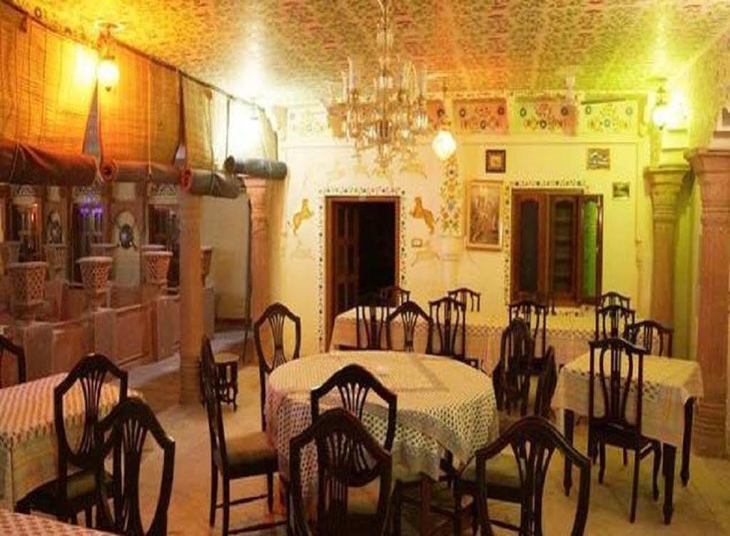 Hotel Suroth Mahal Luharu Exterior photo